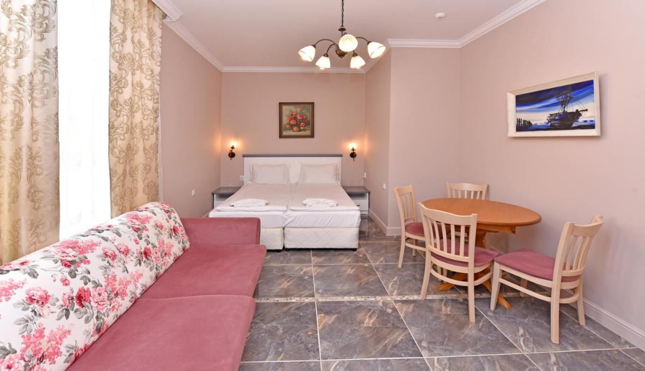Sirena Palace Family Hotel 奥布佐尔 外观 照片