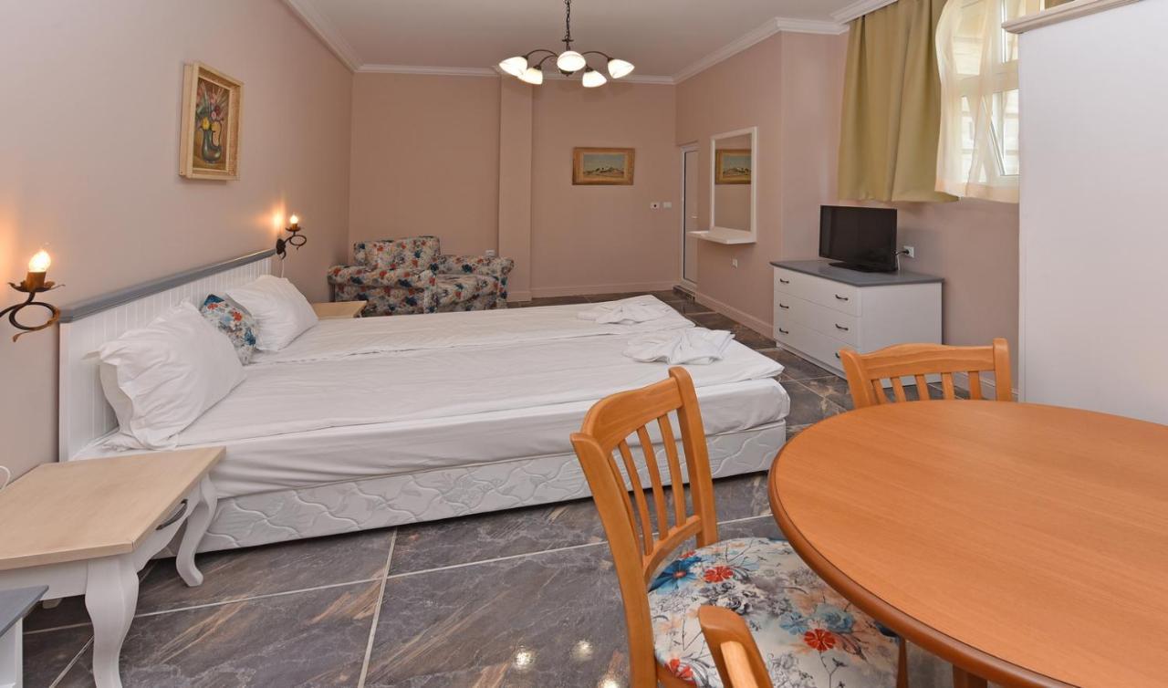 Sirena Palace Family Hotel 奥布佐尔 外观 照片