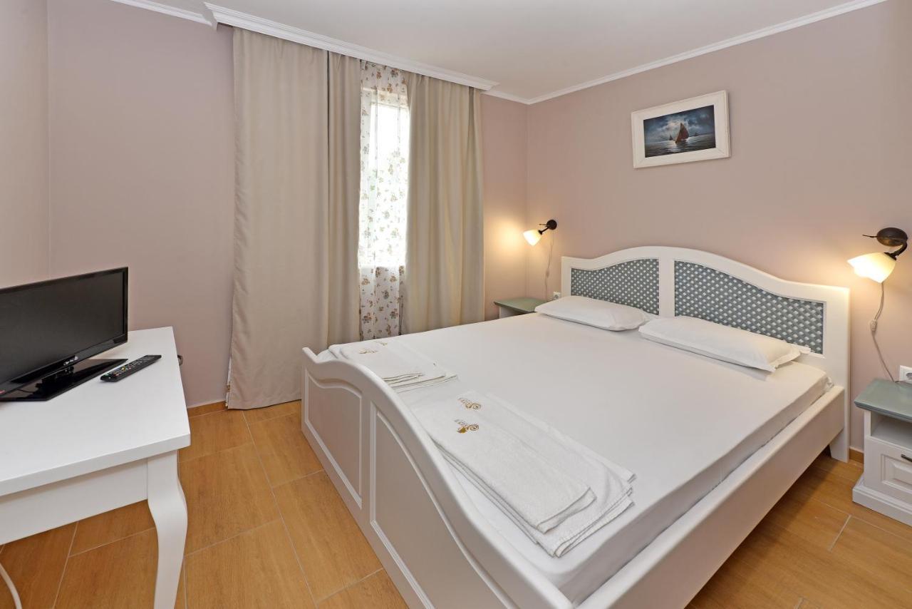 Sirena Palace Family Hotel 奥布佐尔 外观 照片