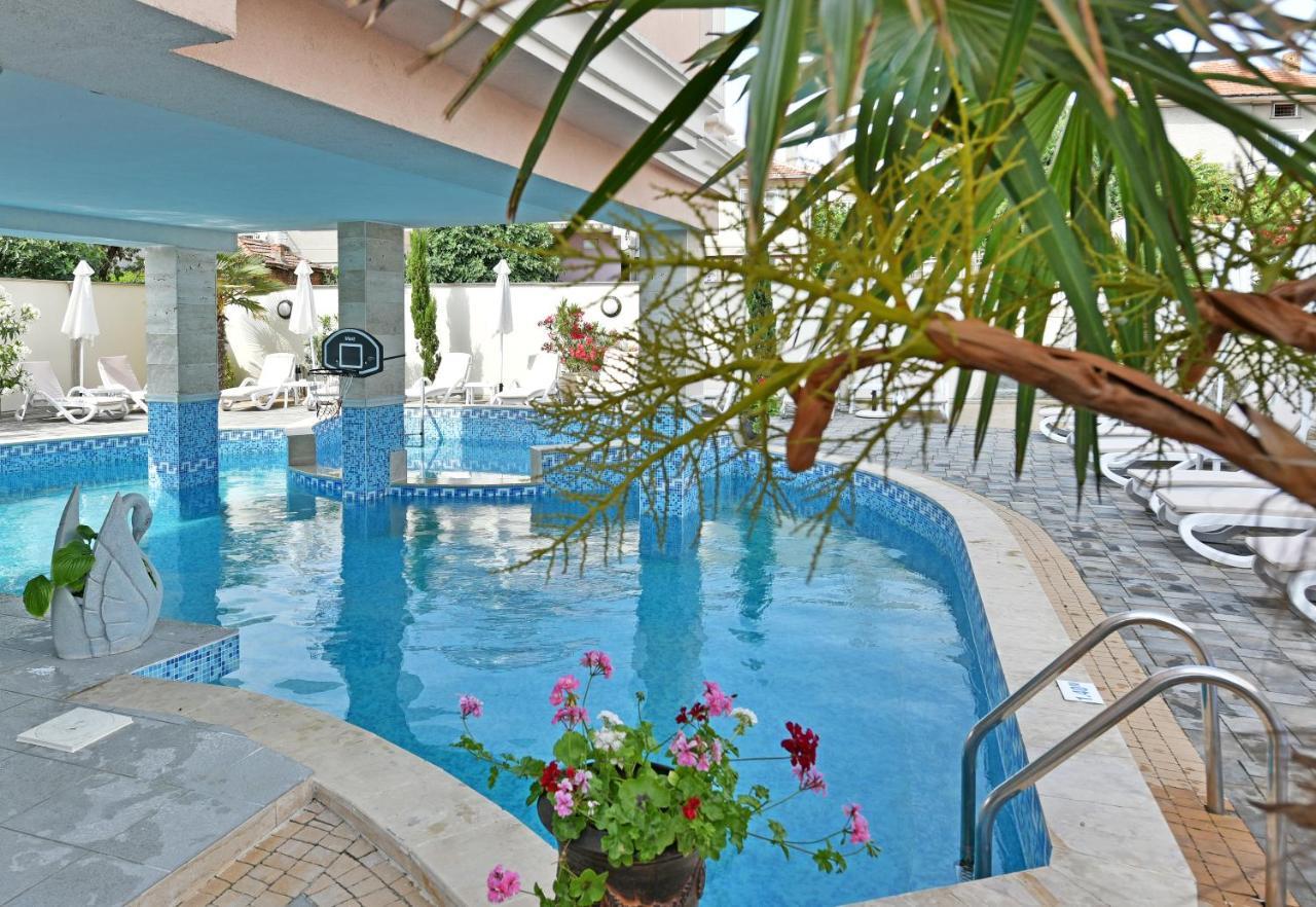 Sirena Palace Family Hotel 奥布佐尔 外观 照片