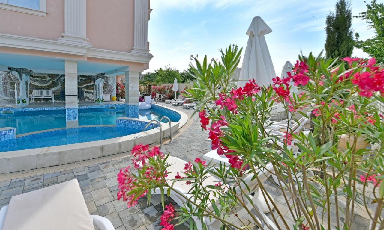 Sirena Palace Family Hotel 奥布佐尔 外观 照片