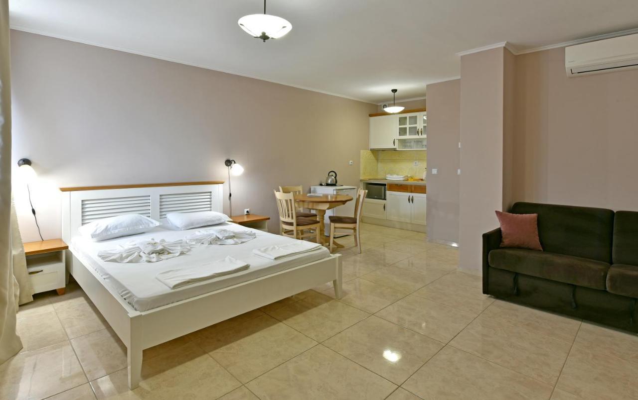 Sirena Palace Family Hotel 奥布佐尔 外观 照片