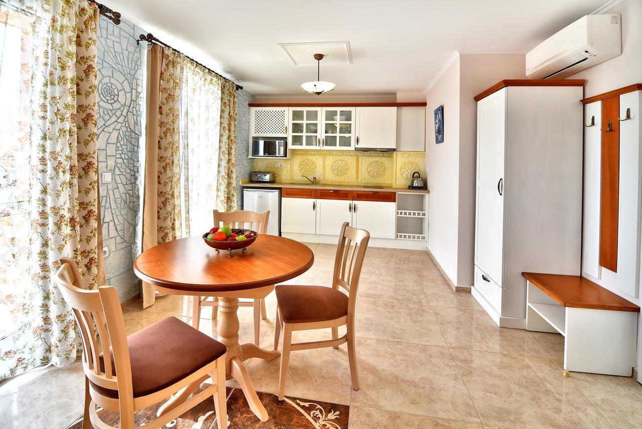 Sirena Palace Family Hotel 奥布佐尔 外观 照片